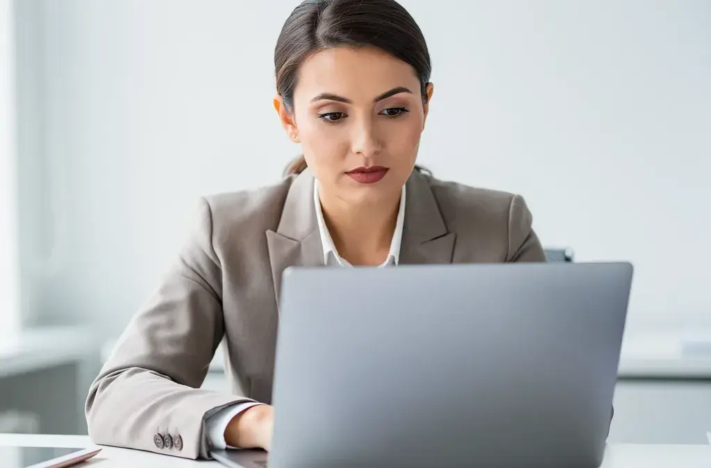 Strategien zur Abwehr von Abmahnungen im Datenschutz für Unternehmen
