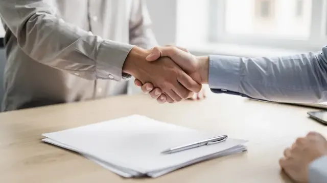 Arbeitsvertrag für erste Mitarbeiter im Startup rechtssicher gestalten